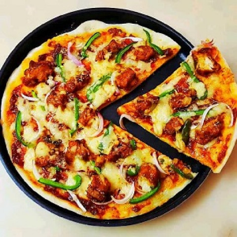 Chilly Chicken Pizza-Biryani Queen