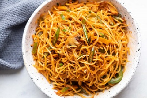 Veg Chilli Garlic Noodles- Biryani Queen