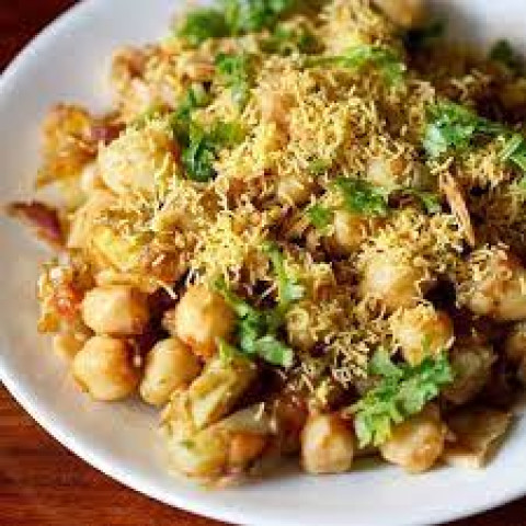 Alu Chana Chat-Munchies Cafe