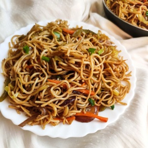 Veg Chowmein-Yumyum