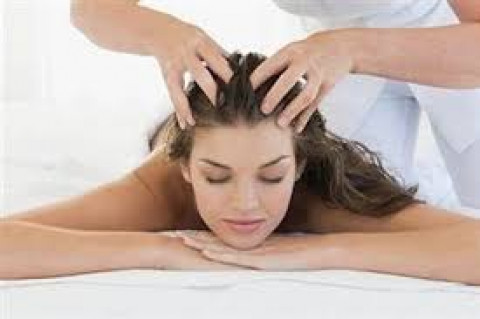 Head Massage-Salon at Home